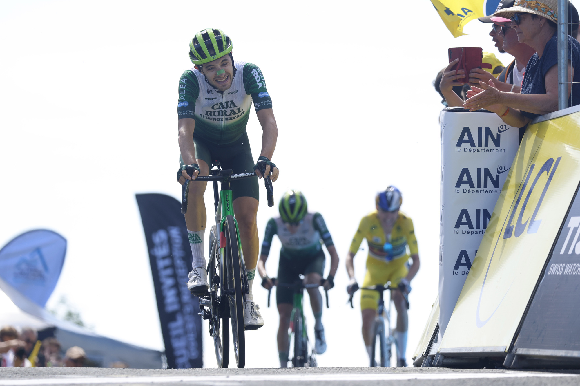 José Félix Parra y Jan Castellon acaban entre los diez mejores del día en Grand Colombier
